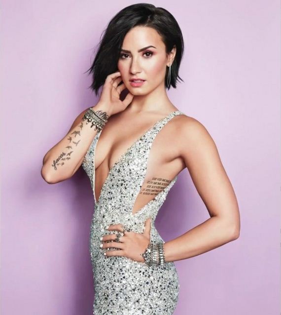 Demi-Lovato -Cosmopolita